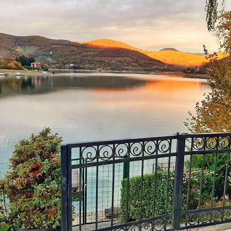Lake House Novi Pazar Eksteriør bilde
