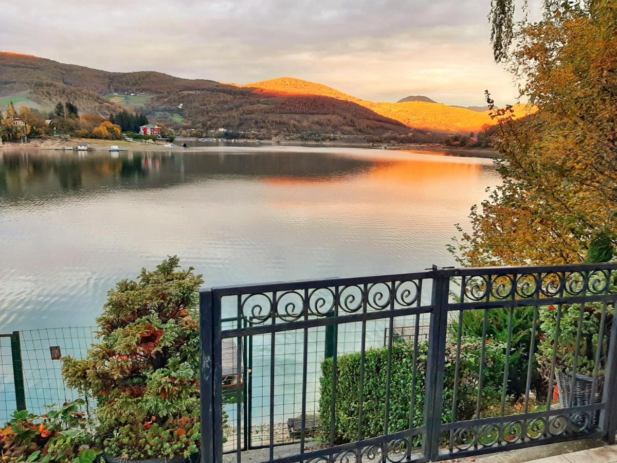 Lake House Novi Pazar Eksteriør bilde